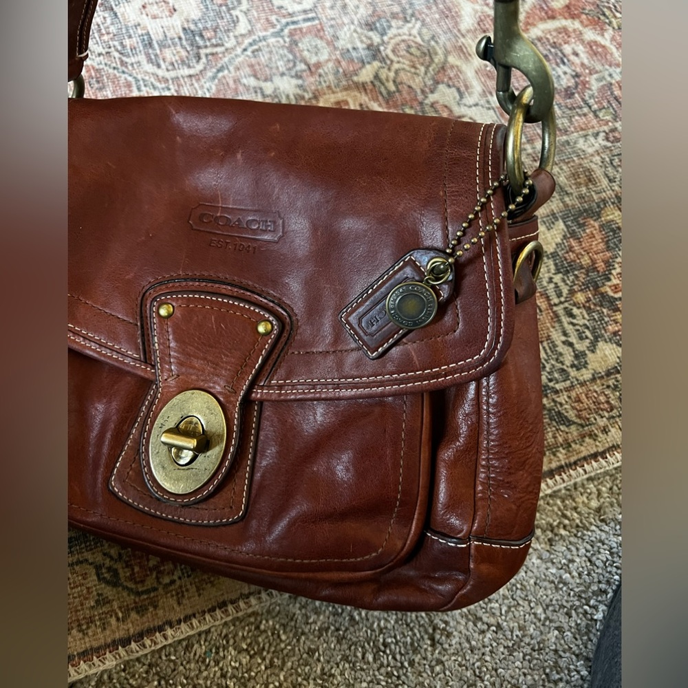 Coach Legacy Vintage “Ali” bag in the color Whiskey.